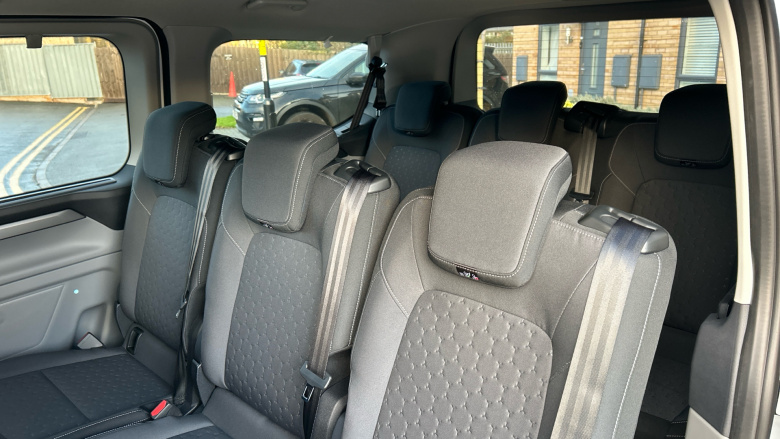 Ford Tourneo Custom 320 L1 Diesel Fwd 2.0 EcoBlue 136ps H1 Titanium 8 seater Auto